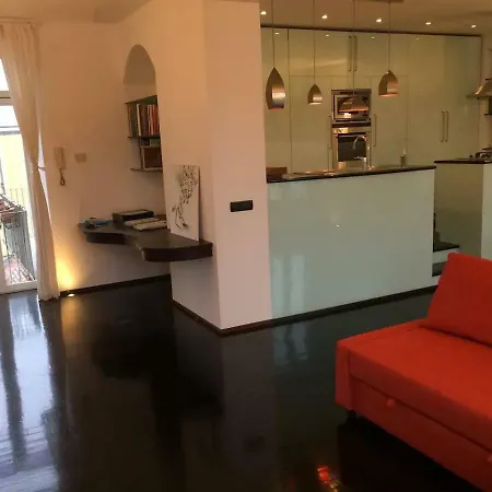 Alzaia Contemporary شقة *