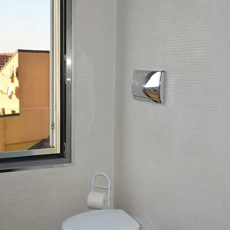 Alzaia Contemporary شقة