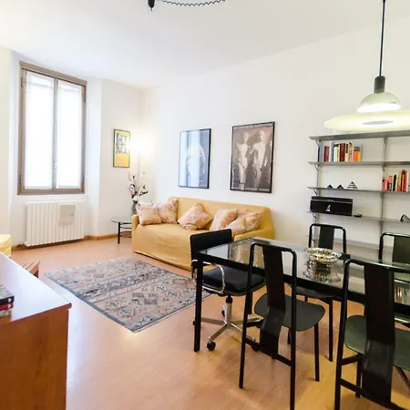 Roomy Apartament *