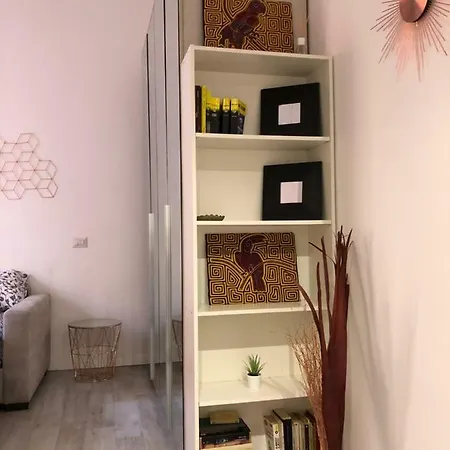 Joy House -central Near Metro Arco Della Pace Brera-entire Perfect For Work & Play, Nightlife With Ac & Fast Wifi Welcome To The Cool Joy House! Lejlighed