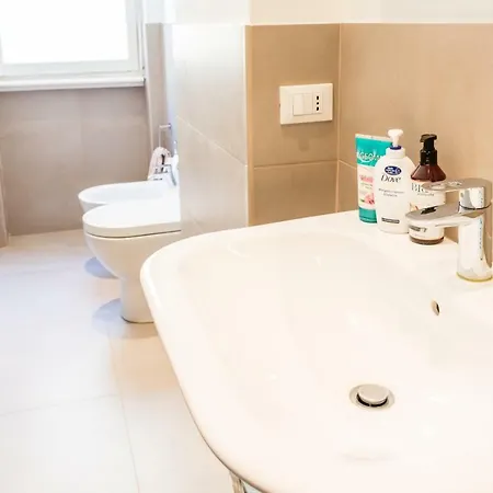 Wonderful And Strategic Apt In Sant'agostino * Milán