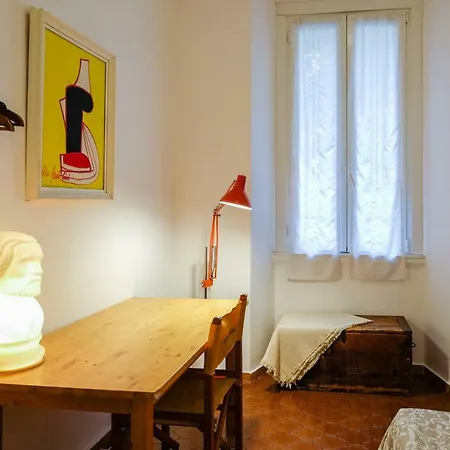 Vintage Central Station Apartment *