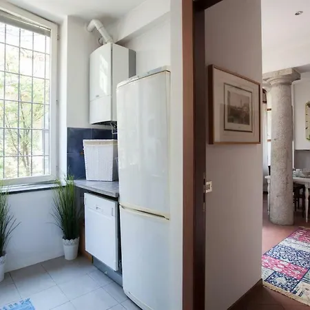 Charming Navigli Apartment *