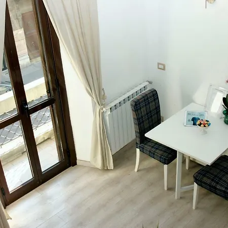 圣路易吉米兰公寓 *