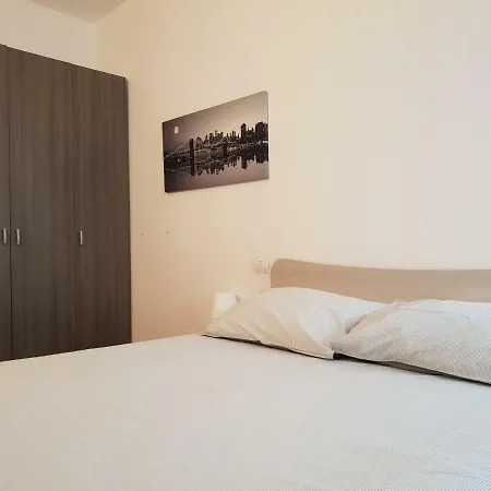 Διαμέρισμα Zubed Apartments-via Carlo Farini *