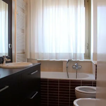 Maggiore Cozy Appartement Milan