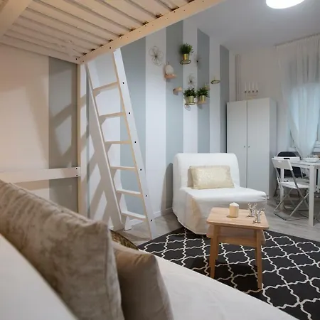 Via Treviso 6 * Milano