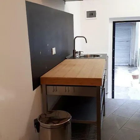 Gasthof Abruzzi 17 Politecnico-porta Venezia Quiet And Large With Kitchen Mailand