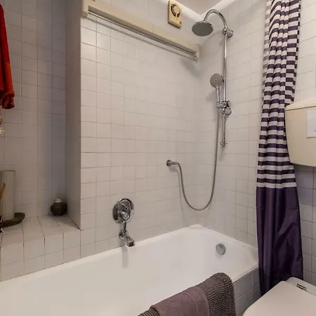 Cute Little For Two. Near Metro & Fiera *