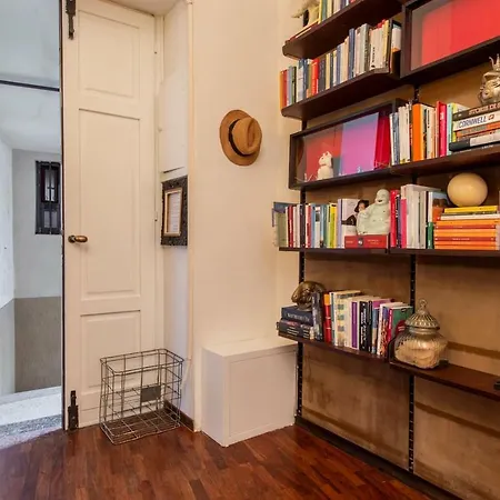 Cute Little For Two. Near Metro & Fiera *