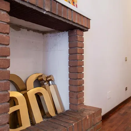 Cute Little For Two. Near Metro & Fiera Апартаменты