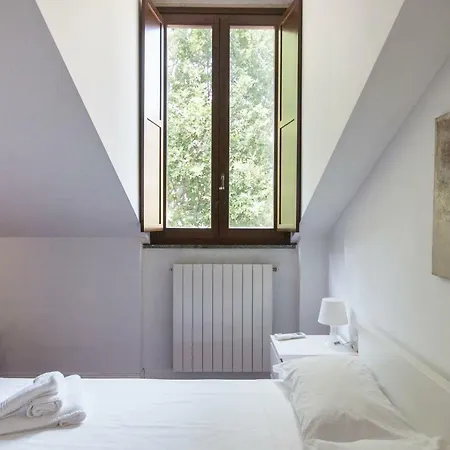 Youhosty - Nicostrato 4 Milan