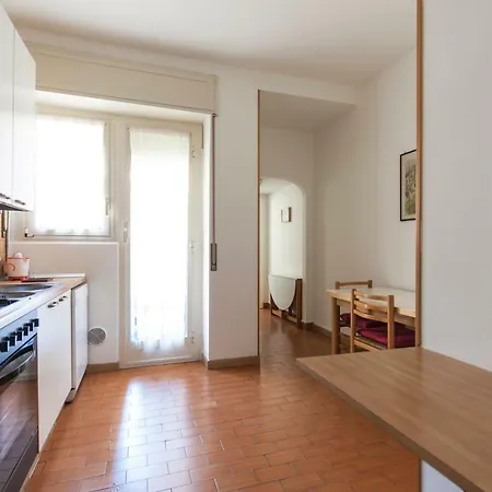 Spacious Modern Flat In A Lively Area Lägenhet Milano