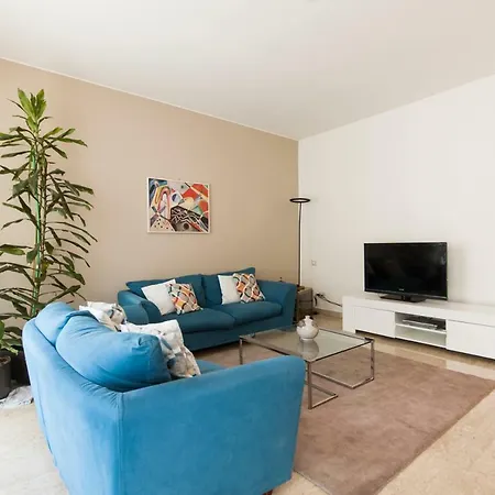 Spacious Modern Flat In A Lively Area Lägenhet