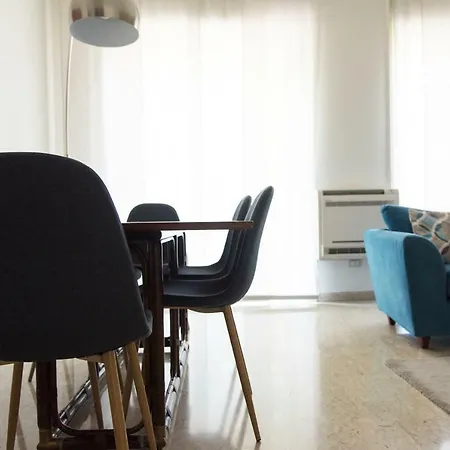 Spacious Modern Flat In A Lively Area Lägenhet *