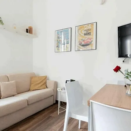 شقة Guesthost - Isola View Renovated ميلان