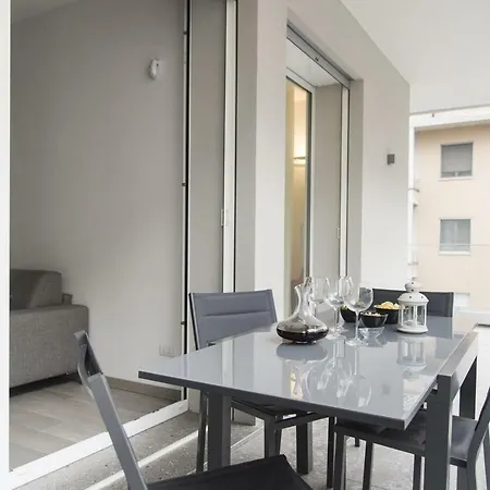 Design & New Center Apartman Milánó