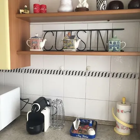 Leoni Charminghouse *