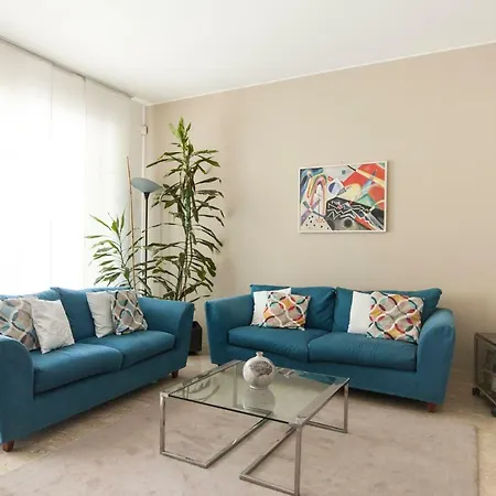 Spacious Modern Flat In A Lively Area Lägenhet