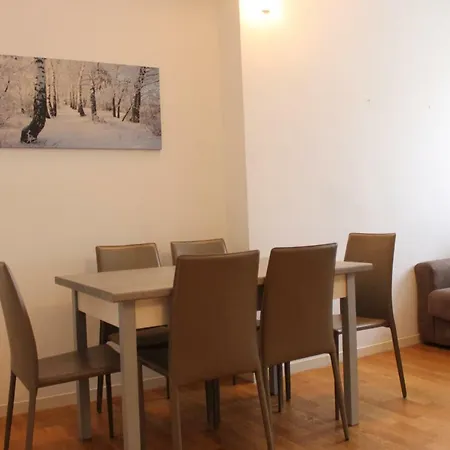 Zubed Apartments-via Carlo Farini Διαμέρισμα *