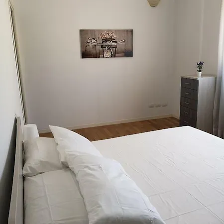 Zubed Apartments-via Carlo Farini Διαμέρισμα *
