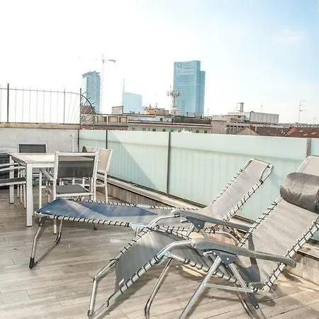 With Amazing Terrace Near Central Station Apartament