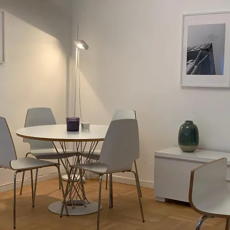 Fifty Eight Center Apartment *