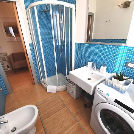 Corso Vercelli * Milán