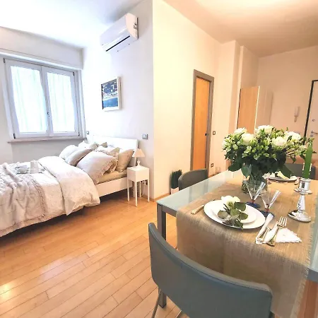 Corso Vercelli Apartmán *