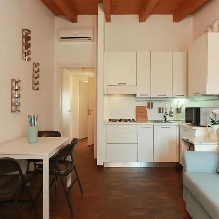 The Rent - Pretty In Apartment Milan