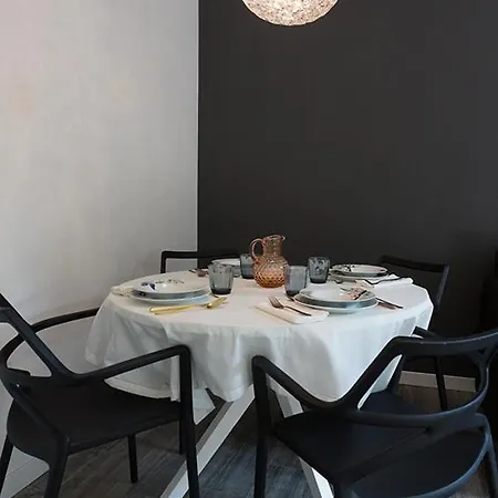 Design With Garden Apts Milan