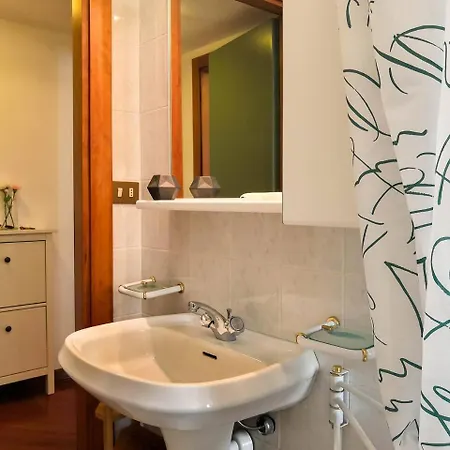 Daire Joivy 1 Bedroom Next To Piazza Leonardo Da Vinci *