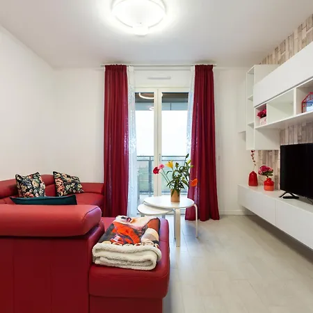 Fiera Flat With Garage Daire Milano