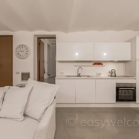 Easy Welcome Just Colonne Di San Lorenzo Apartamento