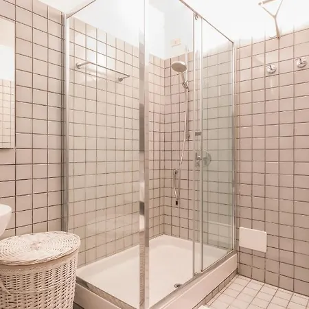 Easy Welcome Just Colonne Di San Lorenzo Apartamento