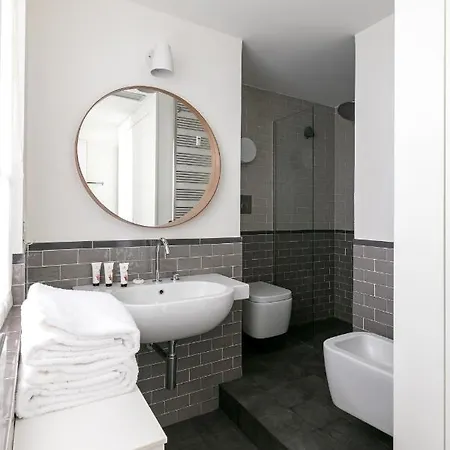 Apartment Via Alessandro Tadino By Onefinestay Milan