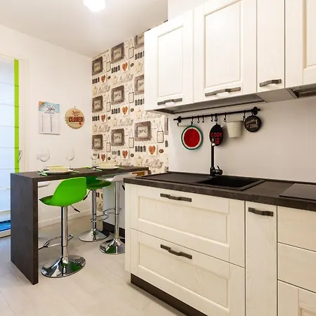 Fiera Flat With Garage Daire *