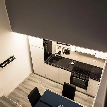 דירה Youhosty - Ariberto 22 *