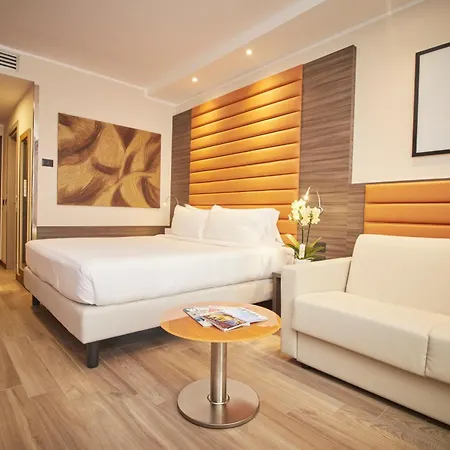 Hotel Ih Lorenteggio 4*