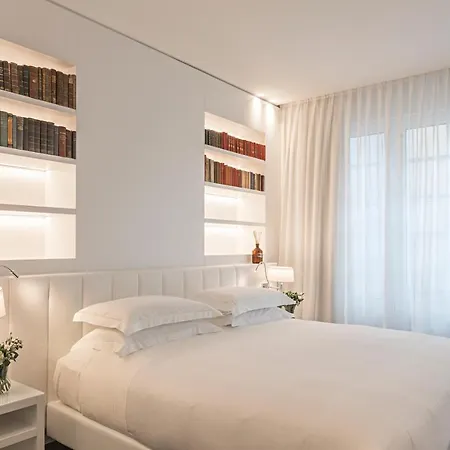 Отель Magna Pars L'hotel A Parfum, Small Luxury Of The World Милан