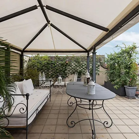 Chic With Terrace *