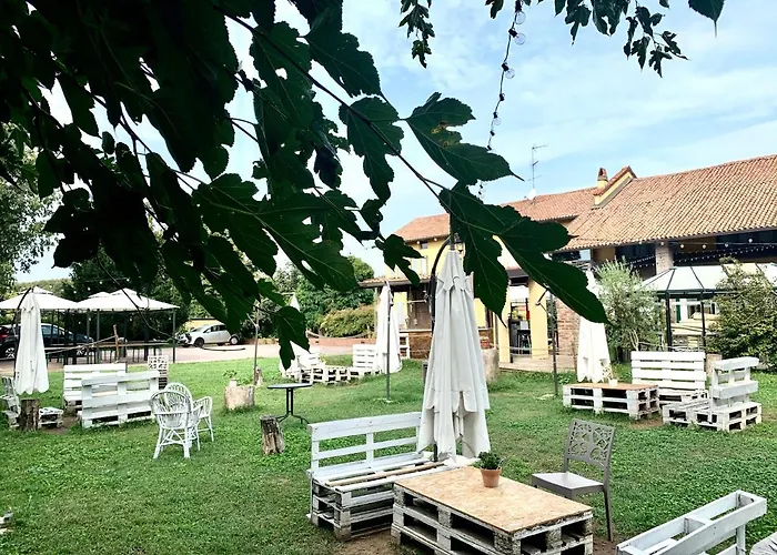 Cascina Bellaria Hostel *