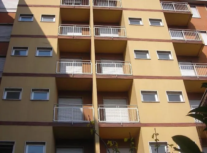 Giusti 6 Hotel apartamentowy Mediolan