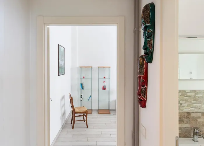 Spacious Retreat Steps From Lambrate Metro- Via Pacini *