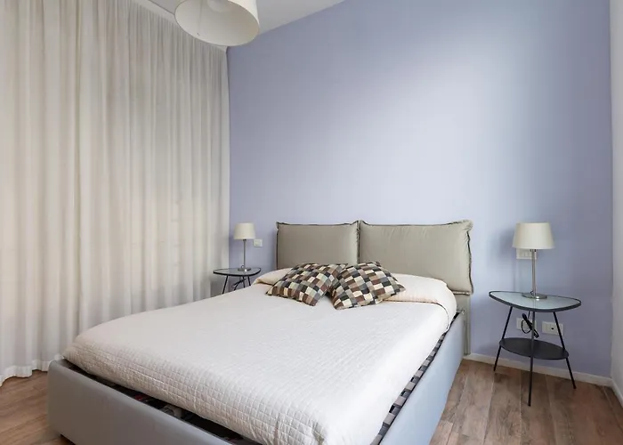 Easytopstay - Tricolore Modern And Cozy Appartement
