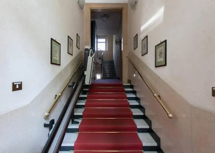 Guesthost - Piazzale Susa Bright Flat Con Veranda דירה *