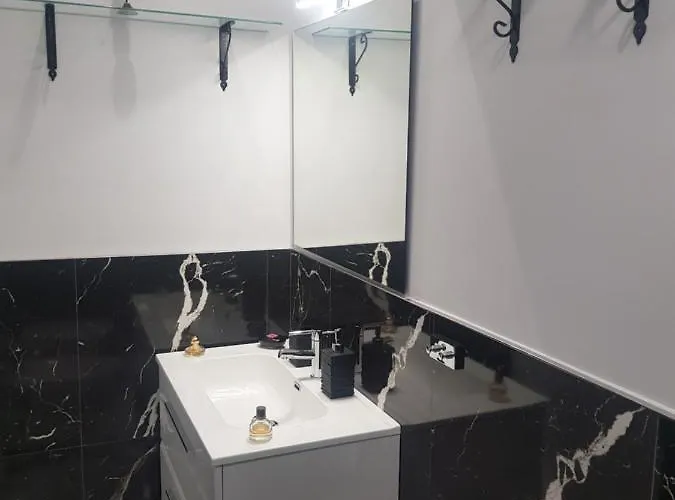 Black & White * ميلان