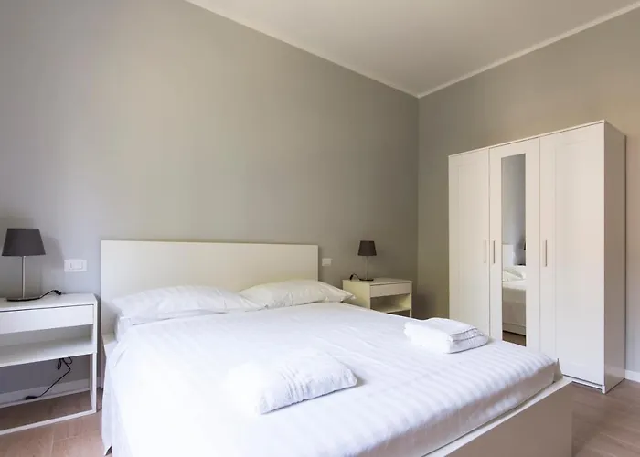 Youhosty - Solari 43 Apartment