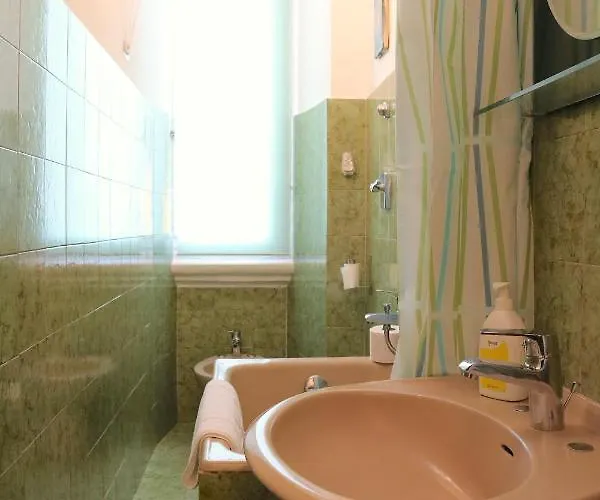 Washington Apartment *