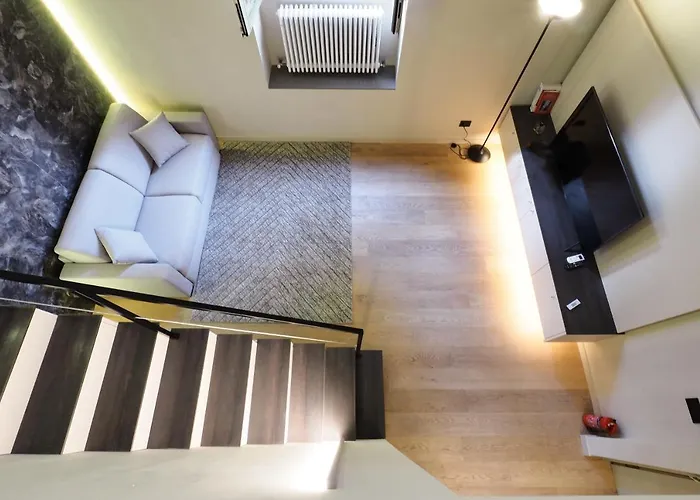 Premium Two-level Caiazzo Stazione Apartment *